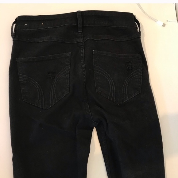 Hollister skinny jeans with knee rips! - Picture 5 of 6